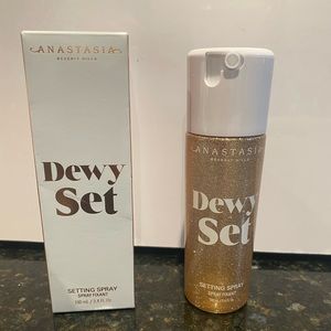 Anastasia Beverly Hills Dewy Set Setting Spray